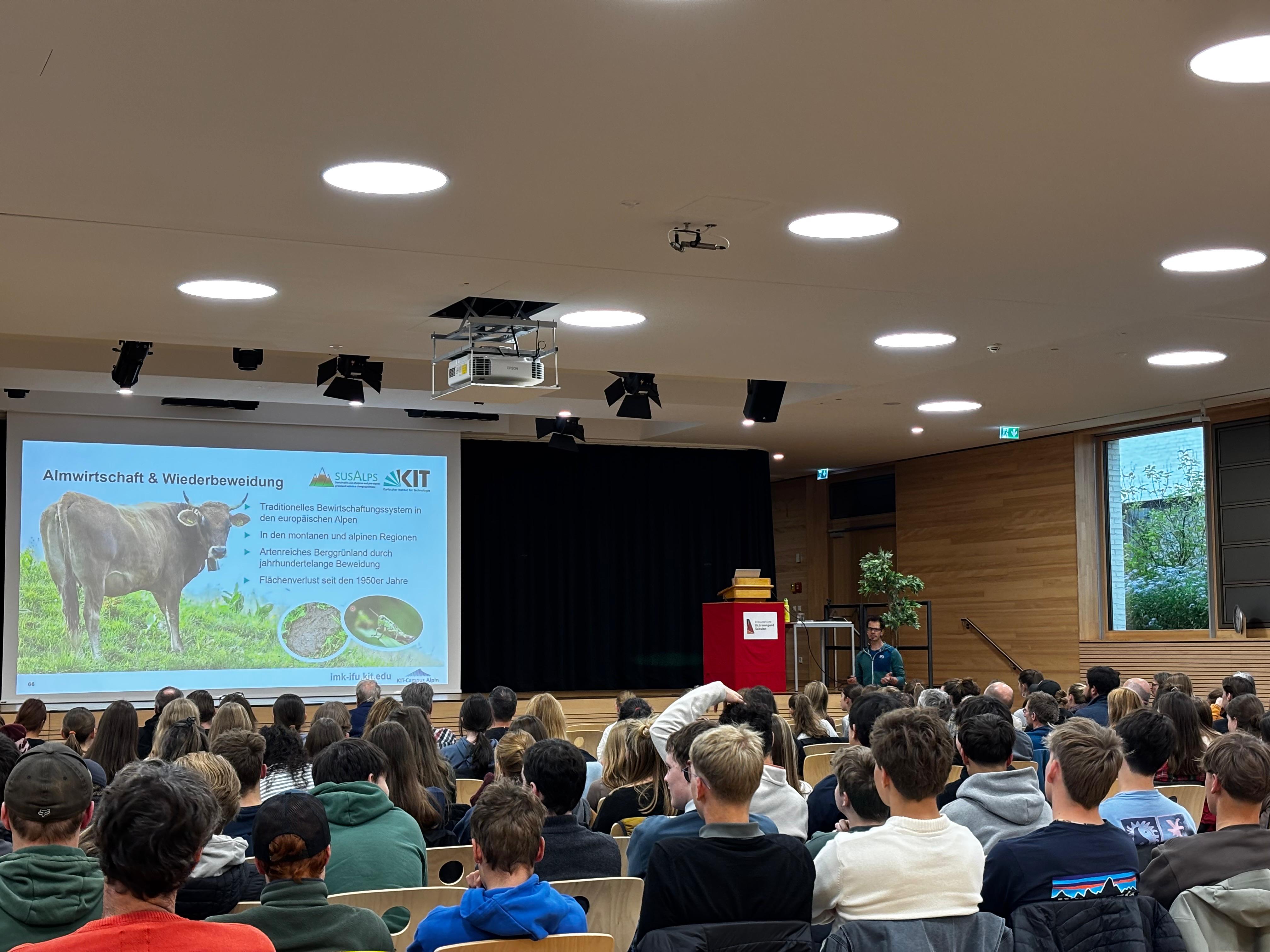 Hannes Imhof presentation at Innovationsraum GAP, St. Irmengard School