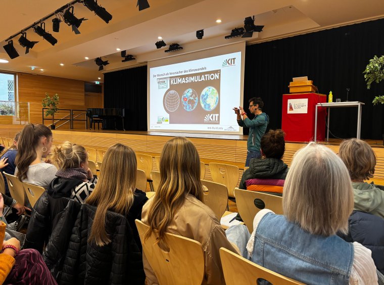 Hannes Imhof presentaion on Innovationsraum GAP at Irmengard school